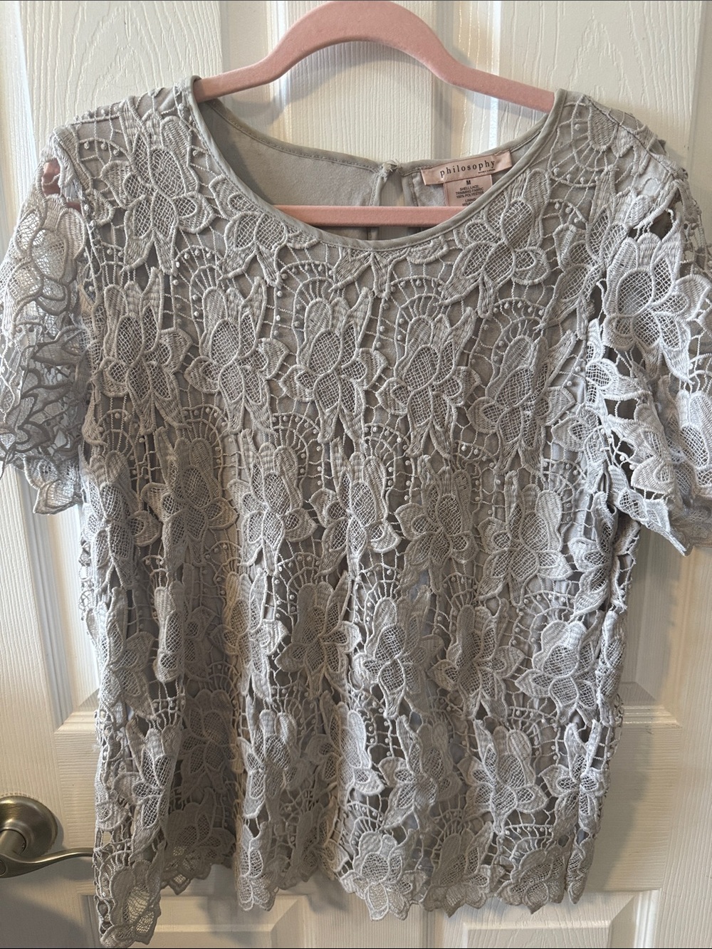 Philosophy Light Gray Floral Lace Short Sleeve Top